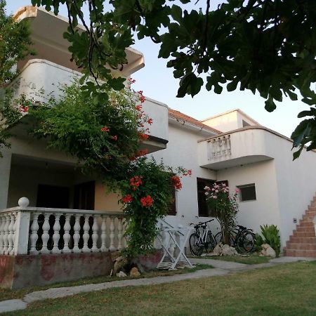 Apartmani Petra Vrsi Exterior foto