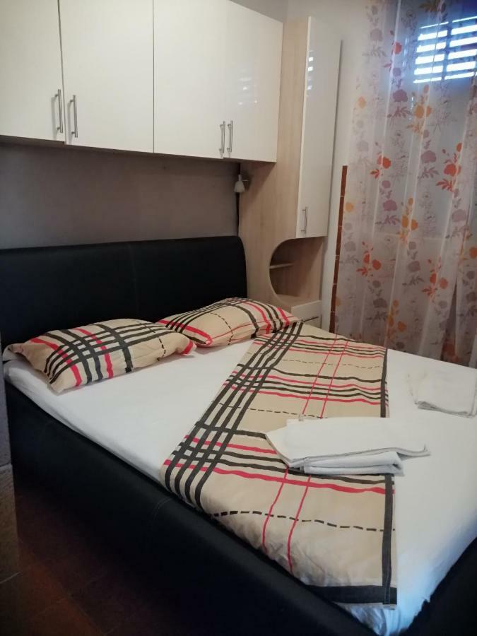 Apartmani Petra Vrsi Exterior foto
