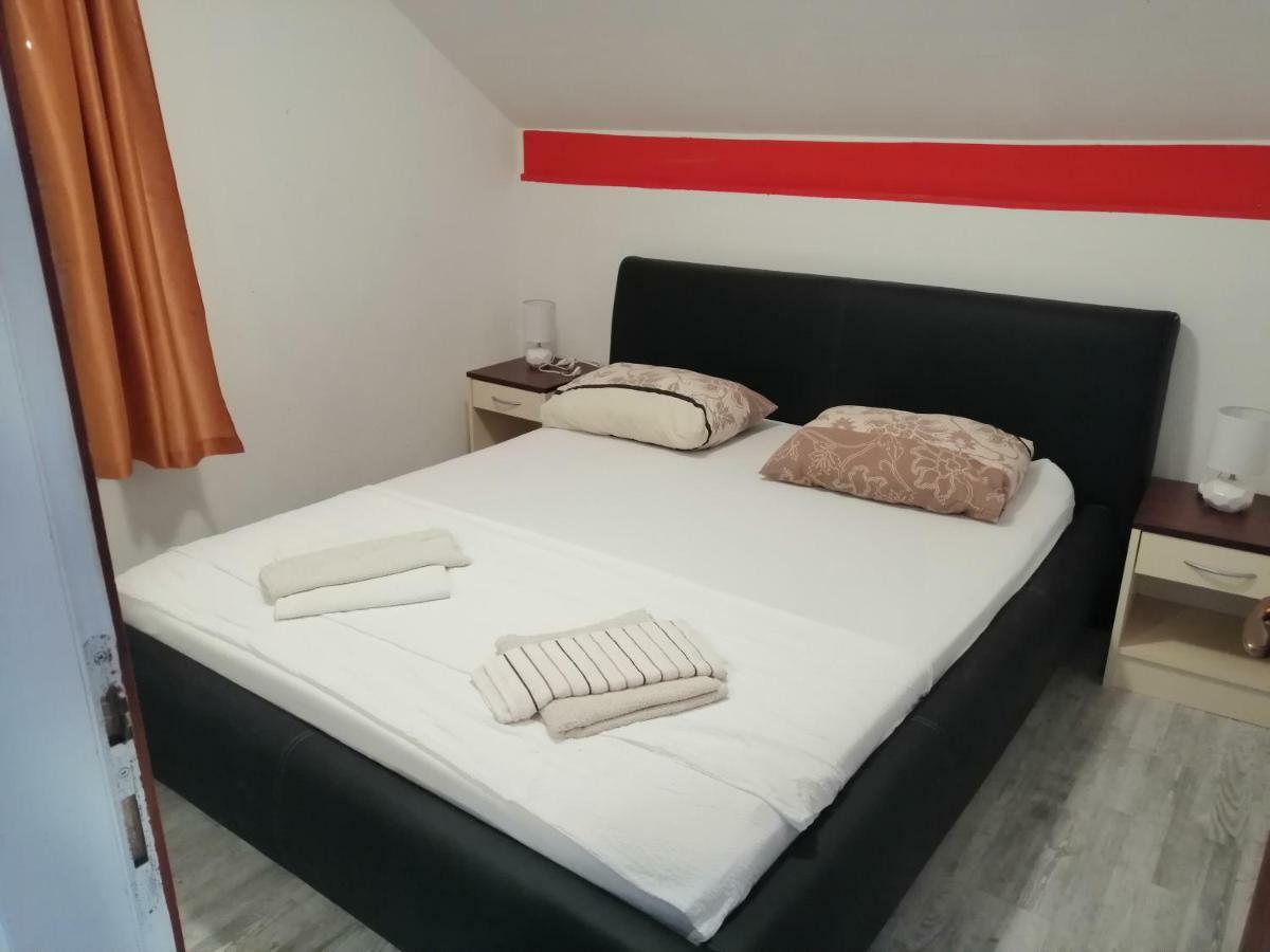 Apartmani Petra Vrsi Exterior foto